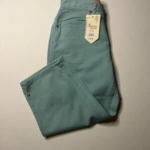 NWT Women's Comfort Denim Capri Pants in Light Green Size 8 MSRP $40 (Z)